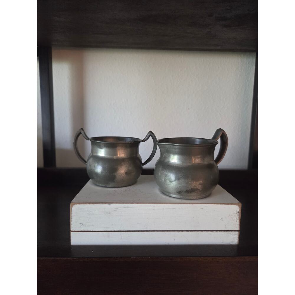 Jennings Brothers Minuet Pewter Creamer & Sugar Set Vintage Early Americana